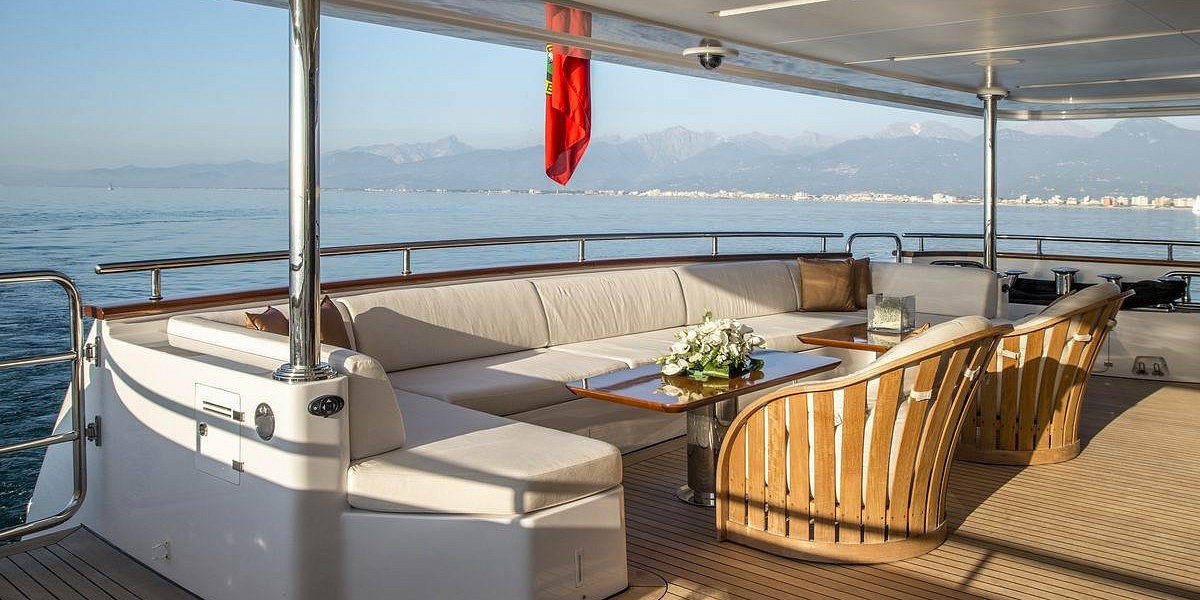 Аренда яхты Benetti Crystal 140 - NELA (Soy Amor) во Франции